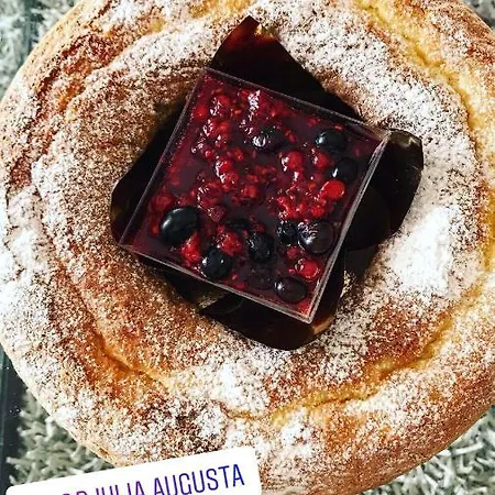 Iulia Augusta Oda ve Kahvaltı Albenga