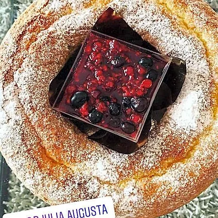 Iulia Augusta Oda ve Kahvaltı 3*